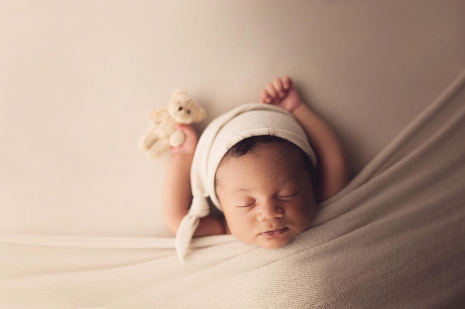 newborn photographer burlington ontario
