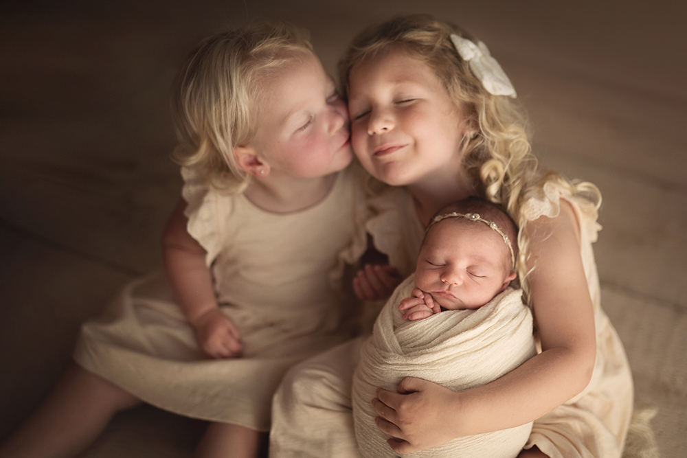 best Brantford newborn photographer, baby + sibling photoshoot Brantford Ontario, baby photographer near me